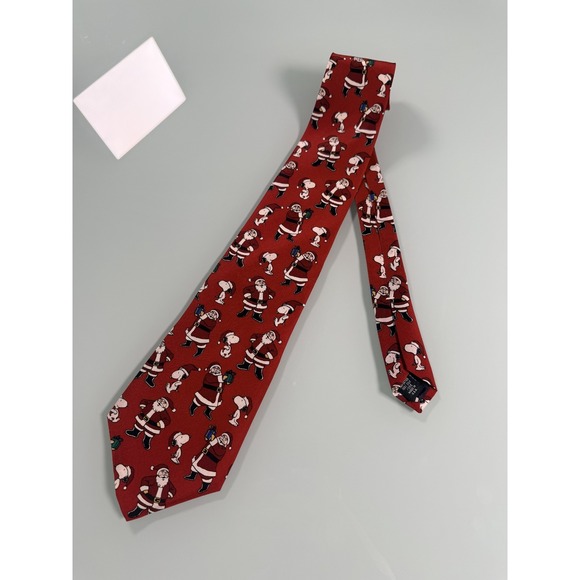 Peanuts Necktie Holiday Santa and Snoopy 100% Silk Mens 55 Inch Tip to Toe - Picture 1 of 12